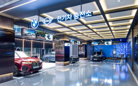 BMW, 신개념 충전소 ‘차징 허브 라운지’ 오픈...GS·LG와 협력